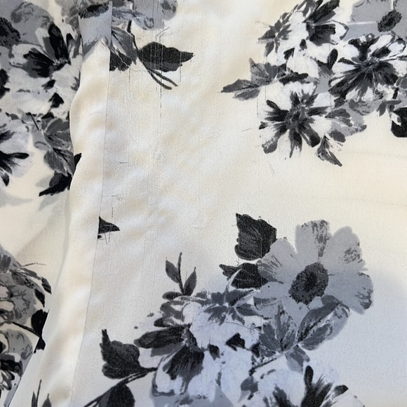 Lush Flower Blazer - Picture 7 of 7